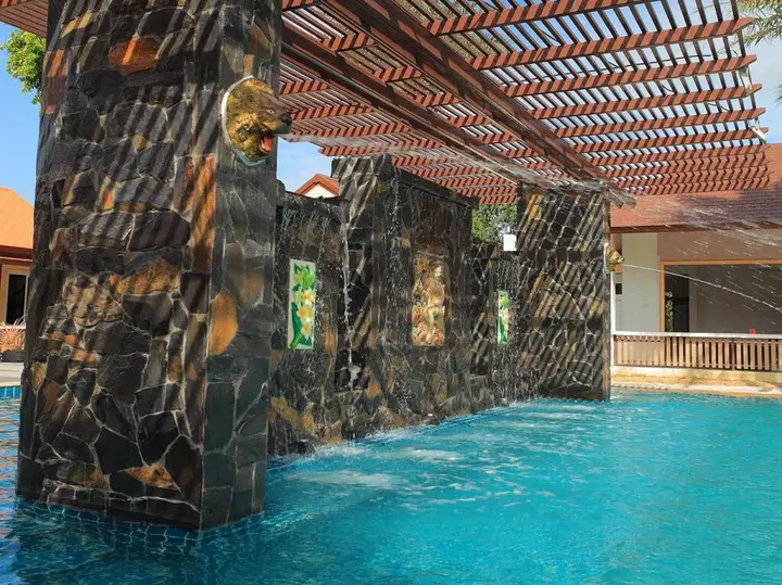 Чумпхон: Pueanjai Resort and Restuarant