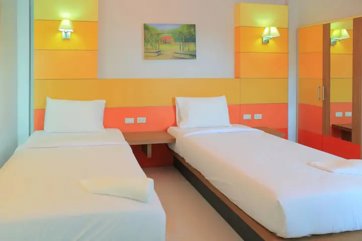 Чумпхон: Pueanjai Resort and Restuarant