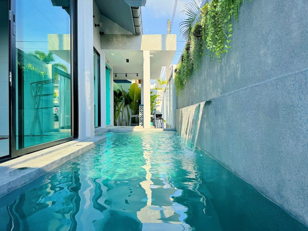 Тхаланг: Stylish 3br Pool Villa Walk to Beautiful Naiyang Beach