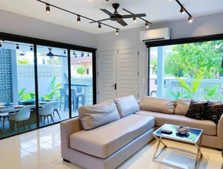 Тхаланг: Stylish 3br Pool Villa Walk to Beautiful Naiyang Beach