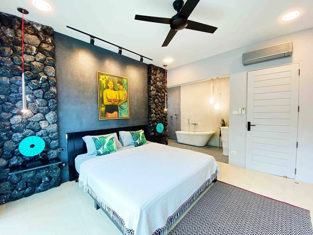 Тхаланг: Stylish 3br Pool Villa Walk to Beautiful Naiyang Beach