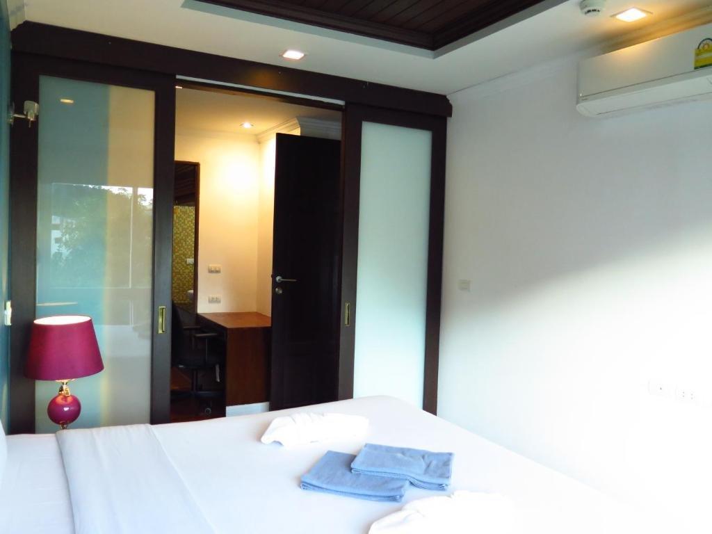 Кату: 6 39 -2bedroom 2baths 1 km Walking to Patong Beach