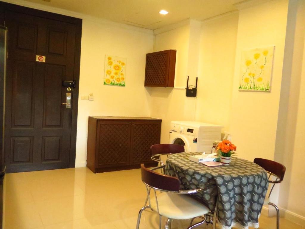 Кату: 6 39 -2bedroom 2baths 1 km Walking to Patong Beach