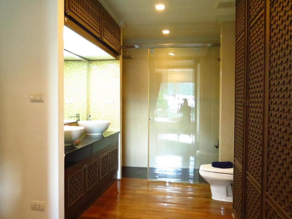 Кату: 6 39 -2bedroom 2baths 1 km Walking to Patong Beach