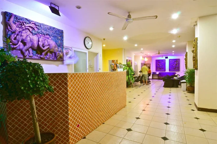 Кату: Square One Hotel Patong