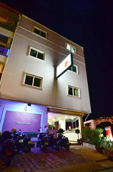Кату: Square One Hotel Patong