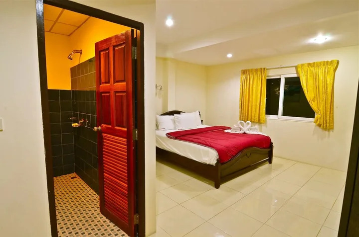 Кату: Square One Hotel Patong