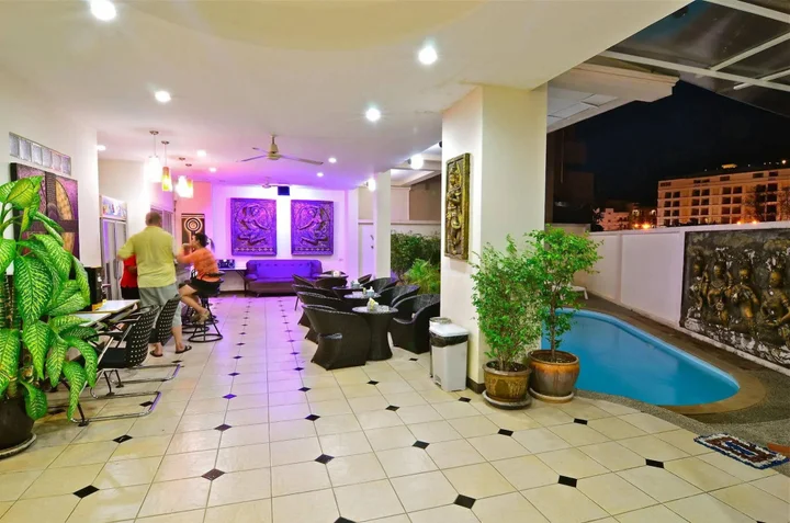 Кату: Square One Hotel Patong