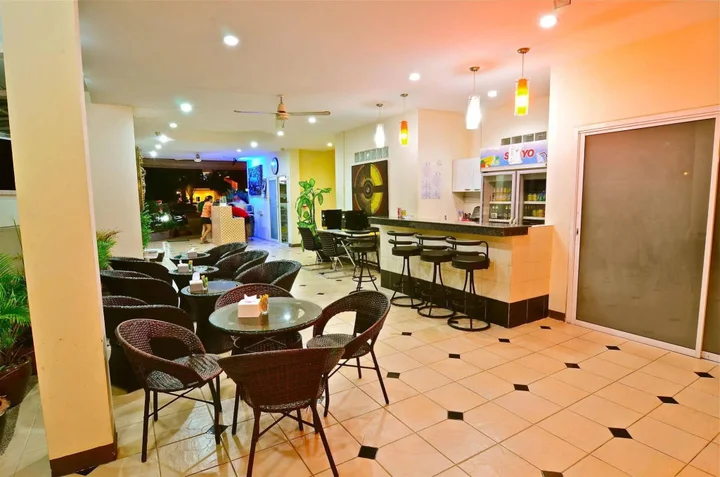 Кату: Square One Hotel Patong