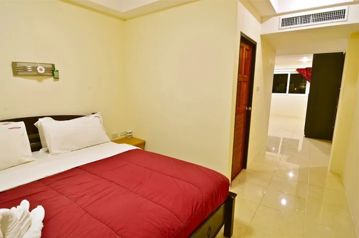 Кату: Square One Hotel Patong