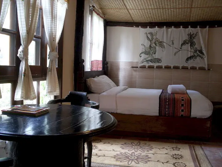 Мае-Он: Tharnthong Lodges