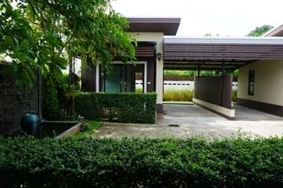 Лансака: Phumipat Resort Thungsong