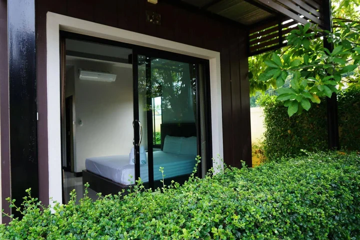 Лансака: Phumipat Resort Thungsong
