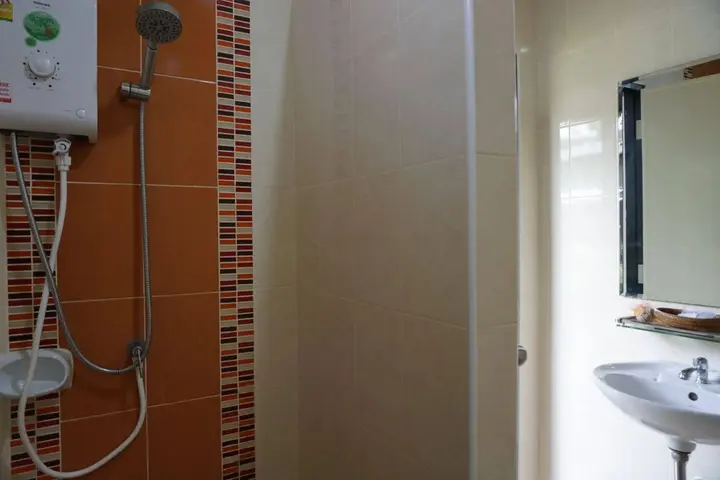 Лансака: Phumipat Resort Thungsong