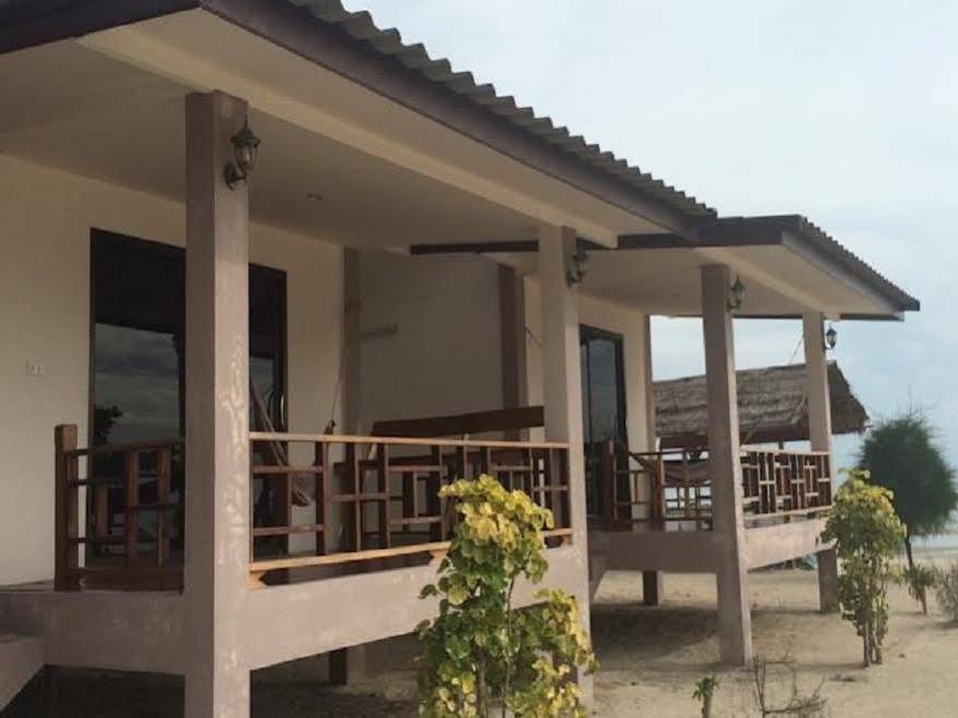 Seaview Rainbow Bungalow — фото 1