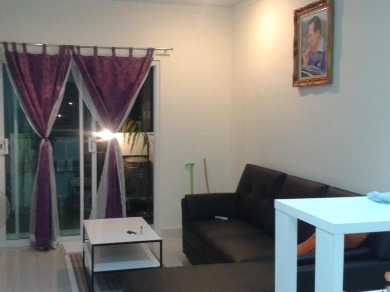 Тхаланг: I Town Home Private House