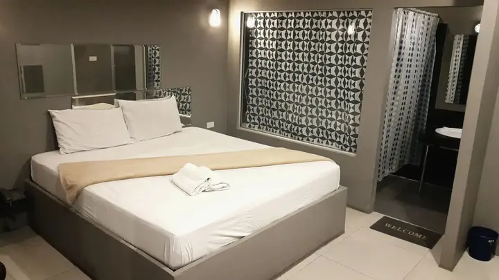 Сирача: Heaven Inn