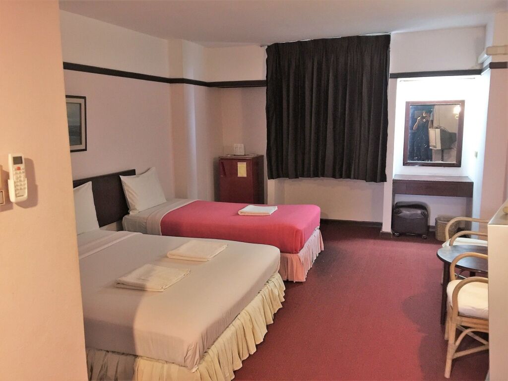 Муанг: Daeng Plaza Hotel
