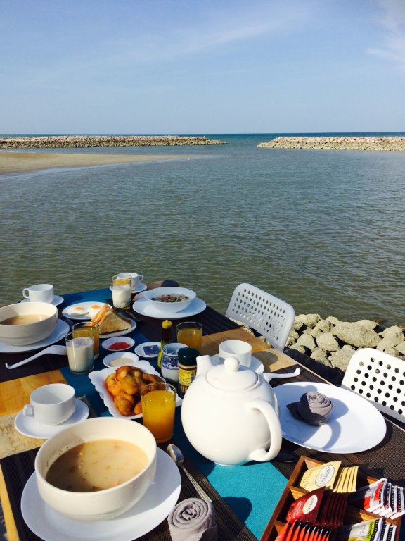 Бан-Лаэм: Chomtalay Resort at Had Chaosamran Beach