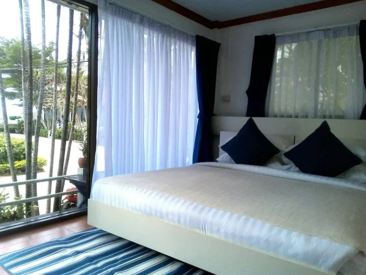 Бан-Лаэм: Chomtalay Resort at Had Chaosamran Beach