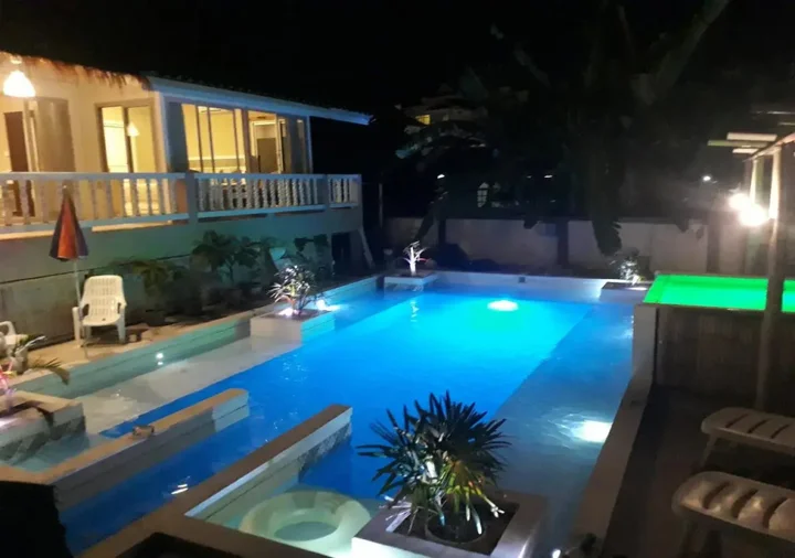 Тхаланг: Oyo 1117 Phuket Airport Suites