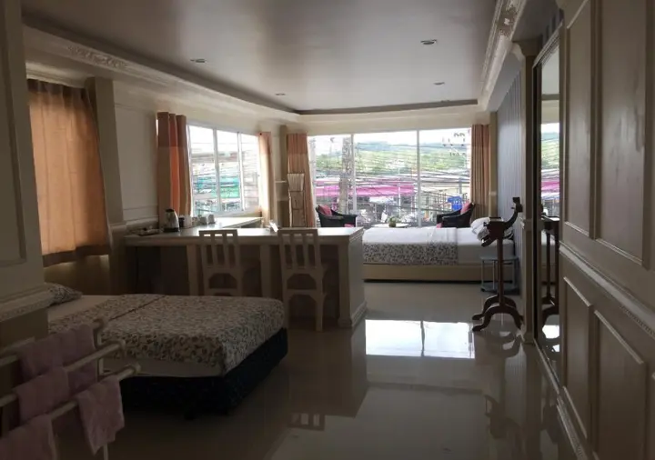 Тхаланг: Oyo 1117 Phuket Airport Suites