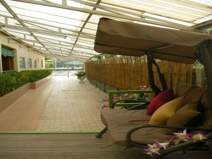 Бангкок: Waterside Boutique Hotel