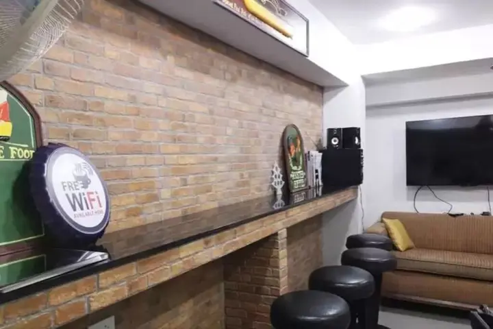 Бангкок: 101 Seoul Hostel