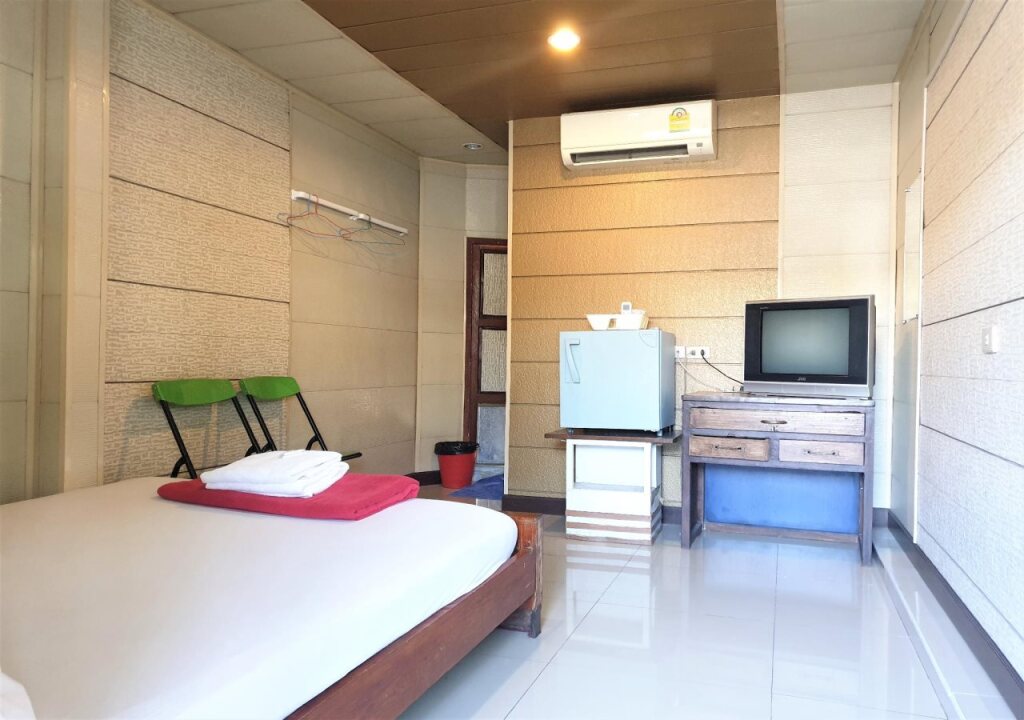 Сирача: Samchai Resort