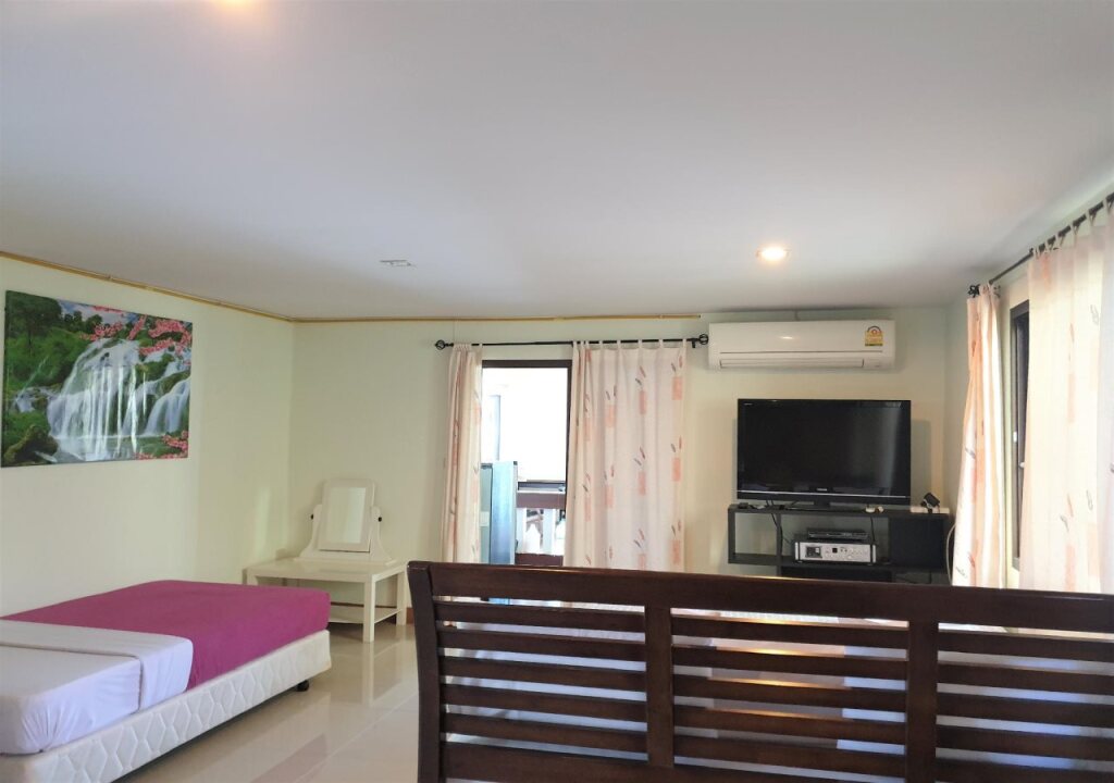 Сирача: Samchai Resort