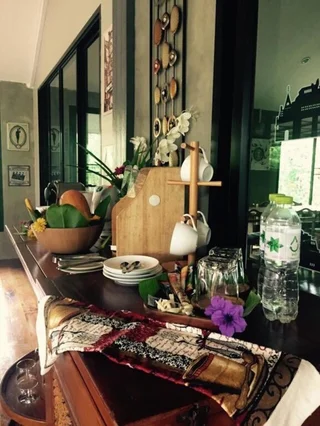 Сай Йок: Baan Alisa Bed and Breakfast