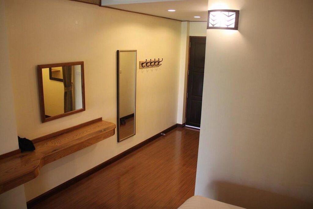 Сай Йок: Baan Alisa Bed and Breakfast