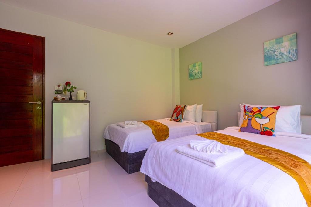 Кату: Rossarin Sea View Patong