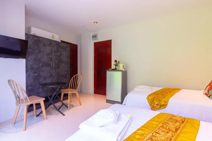 Кату: Rossarin Sea View Patong