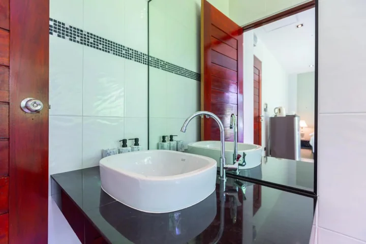 Кату: Rossarin Sea View Patong