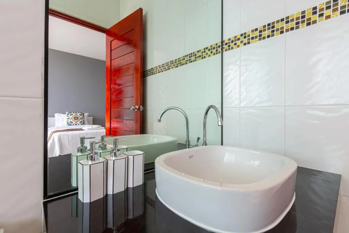 Кату: Rossarin Sea View Patong