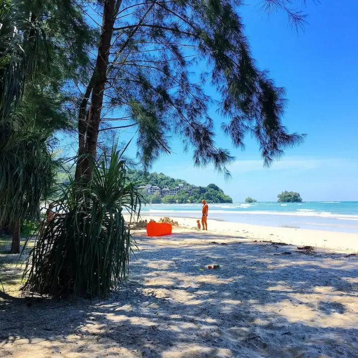 Тхаланг: Coastal 1bed Infinity Pool Walk to Great Beach