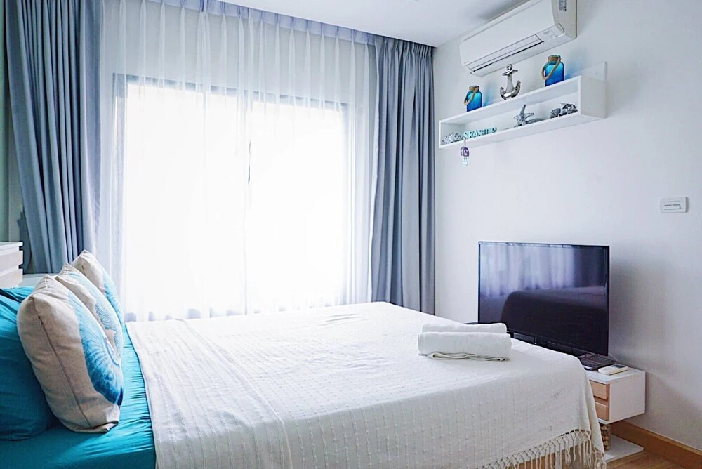 Тхаланг: Coastal 1bed Infinity Pool Walk to Great Beach