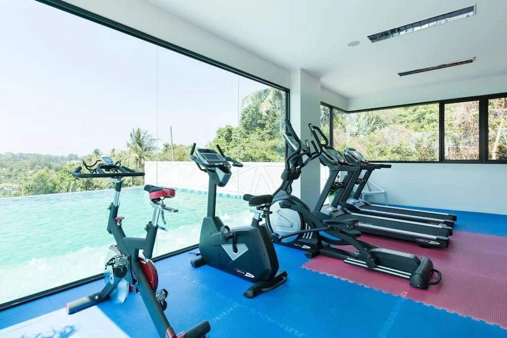 Тхаланг: Coastal 1bed Infinity Pool Walk to Great Beach
