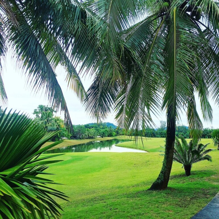 Тхаланг: Coastal 1bed Infinity Pool Walk to Great Beach