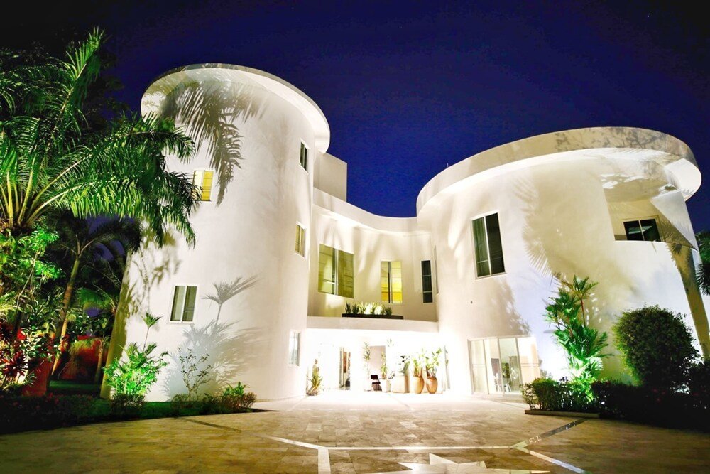 Бангламунг: Thaillywood Luxury Palace Unique In Pattaya