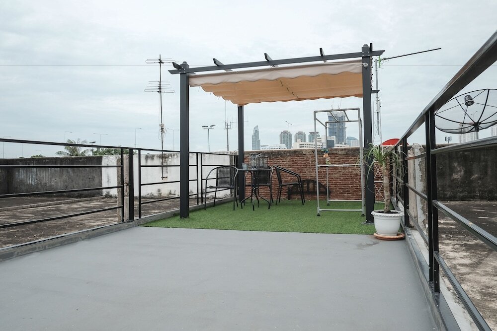 Бангкок: The Bridge Hostel