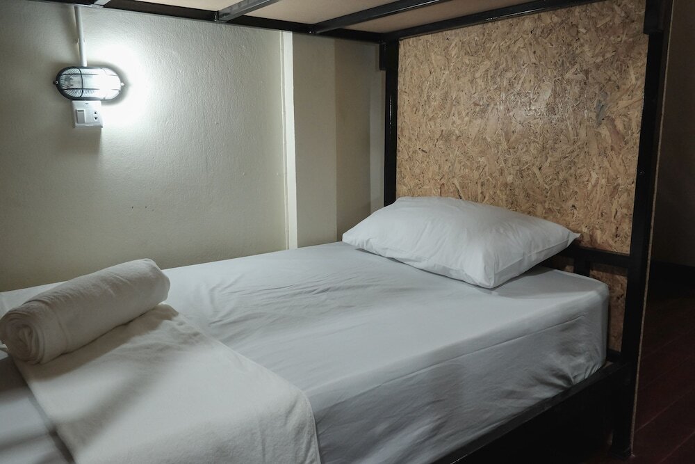 Бангкок: The Bridge Hostel