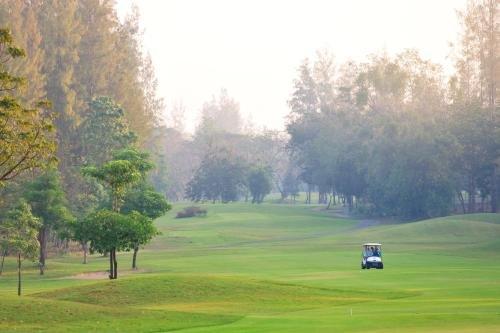 Канчанабури: Evergreen Hills Golf Club and Resort (SHA Extra Plus)