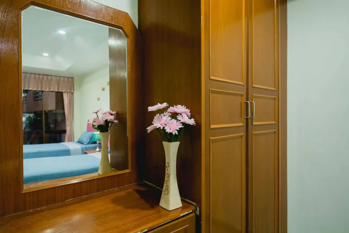 Кату: Chusri Hotel