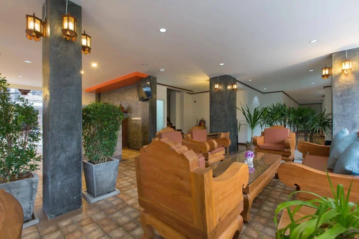 Кату: Chusri Hotel