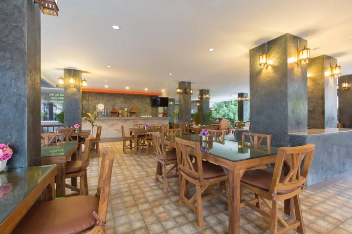 Кату: Chusri Hotel