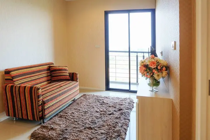Кхонкэн: Kanyarat Lakeview Condominium by Wilai
