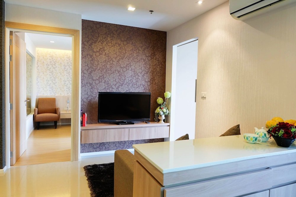 Кхонкэн: Kanyarat Lakeview Condominium by Wilai