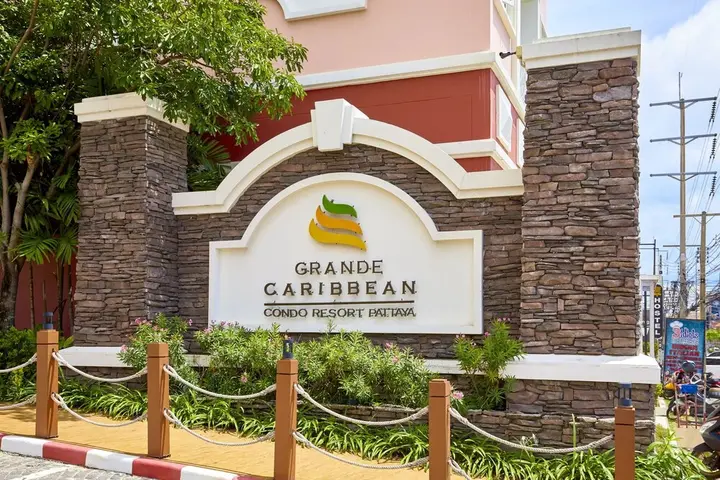 Паттайя: Grande Carribean sea view apartments Jomtien beach
